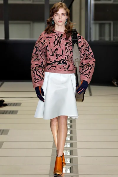 Look 14